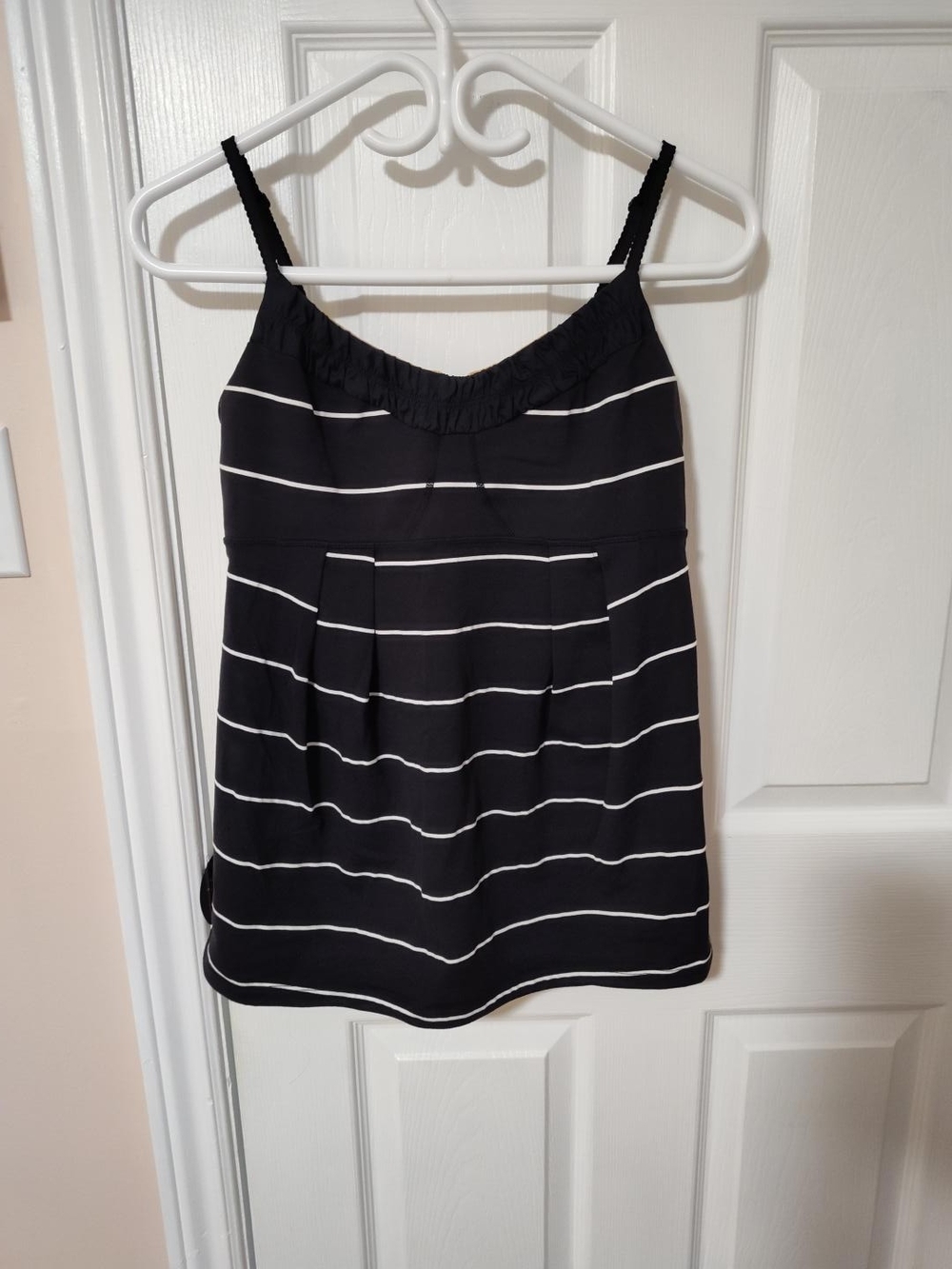 Lululemon Black & White Striped Tank Top – Size 10